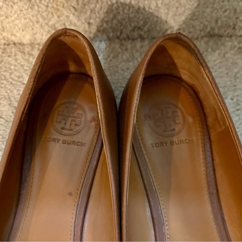 Tory Burch Cognac Leather Logo Round-Toe Flats - Picture 7 of 7